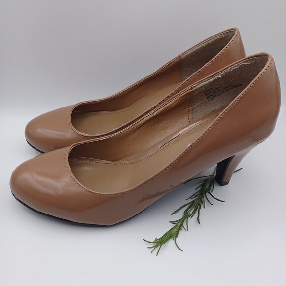 Jessica Patent Tan Pumps - Picture 5 of 10